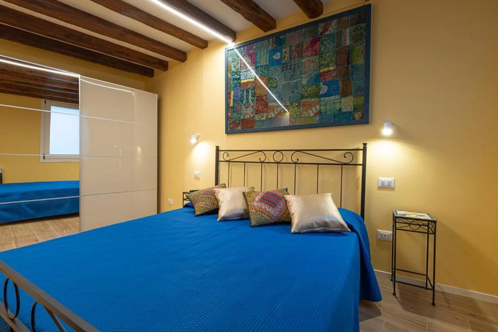 DELUXE DOUBLE ROOM in VENICE CENTRE