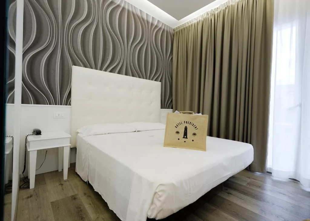 Deluxe Double / Twin Room with Balcony — Hotel President