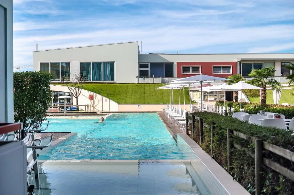 Domino Suite Hotel & Residence