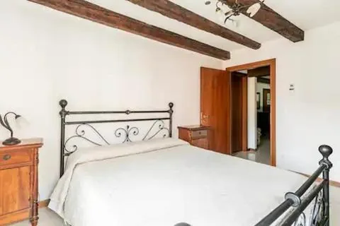 Double or Twin Room with Shared External Bathroom — Sweet Venice – checkin at “Alloggi SS Giovanni e Paolo”