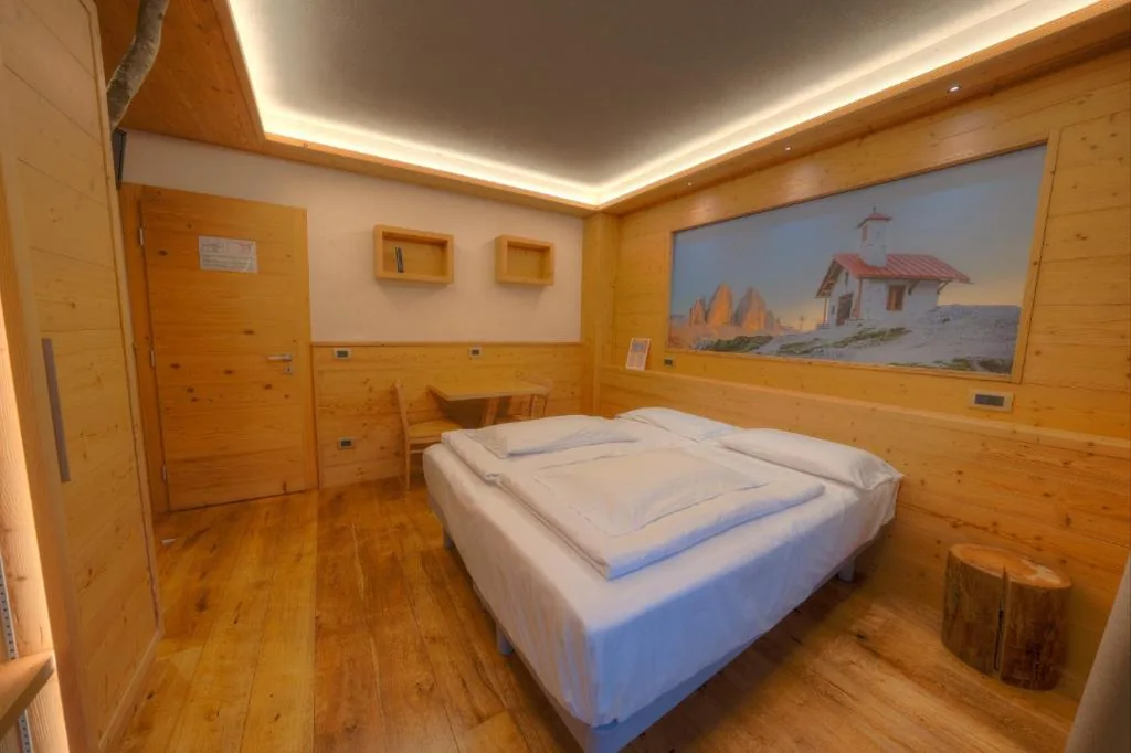 Double room with private external bathroom Cadini balcony studio — Hotel Serena – Tre Cime Views