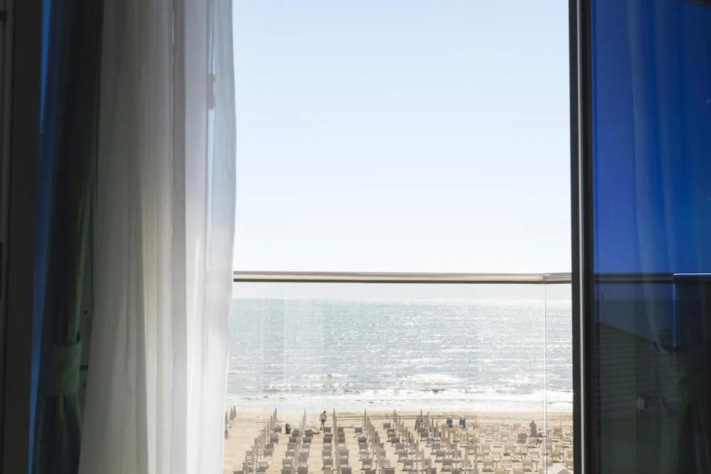 Due Camere Comunicanti con Vista Mare (2 Adulti + 2 Bambini) — Hotel Cambridge