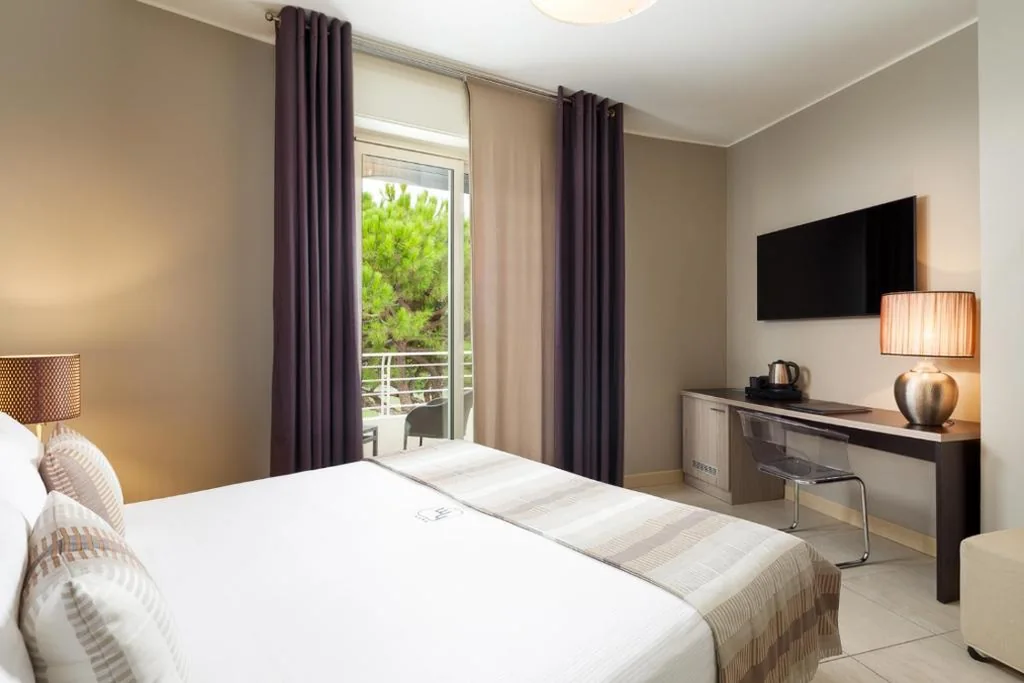 Due Camere Matrimoniali Comunicanti con Vista Città — Hotel Mariver