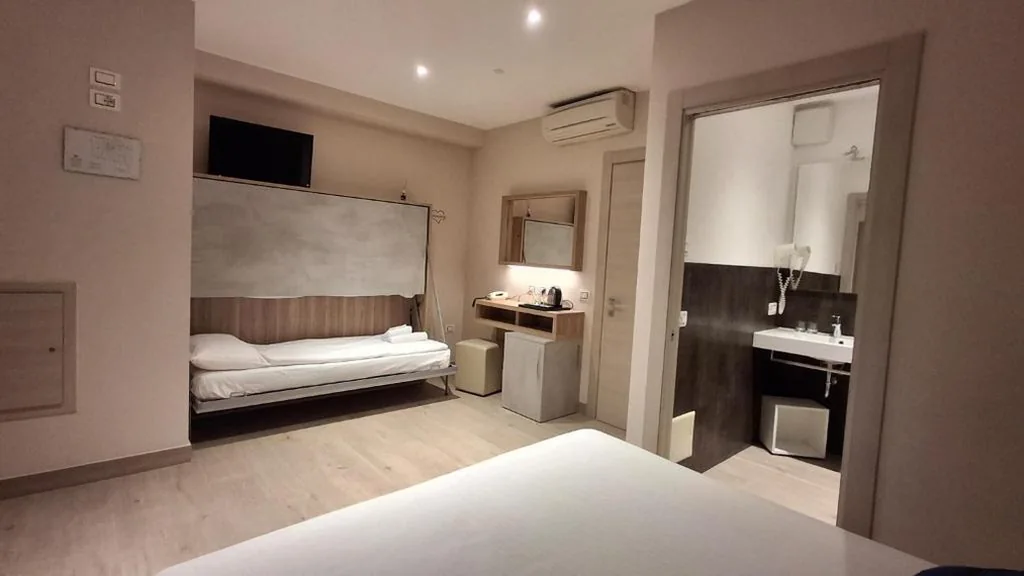 Economy Double Room without an outside view — Hotel Danieli La Castellana lago di Garda