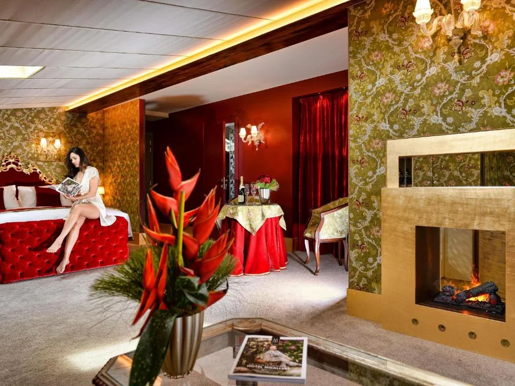 Executive Suite with Private Terrace and City View — Papadopoli Hotel Venezia – MGallery Collection