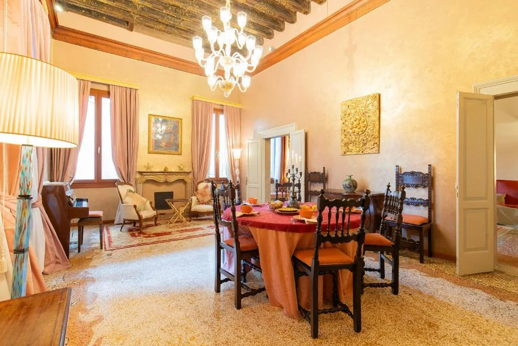 Fortuny 3967 Luxury suites wine — foto 3