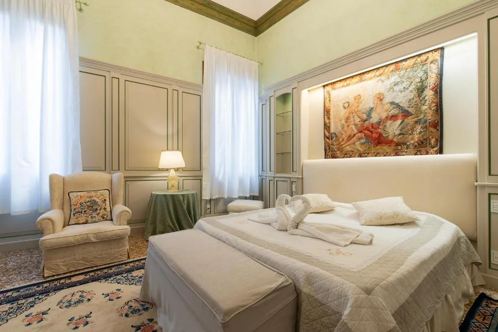 Fortuny 3967 Luxury suites wine — foto 5