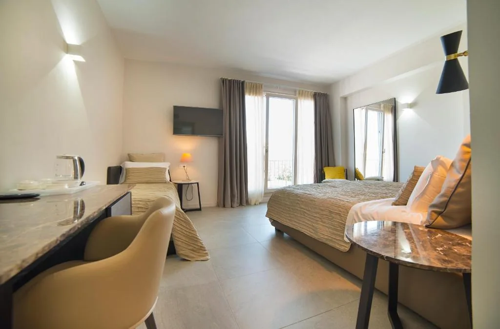 Garda Room