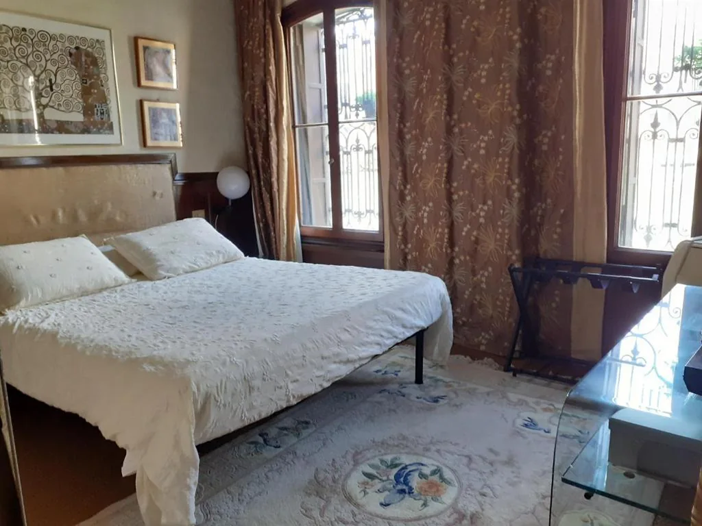 Honeymoon suite on Grand Canal