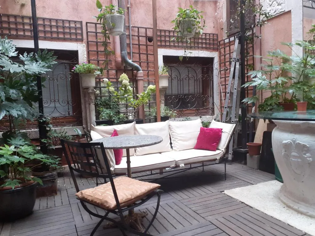 Honeymoon suite on Grand Canal — foto 8