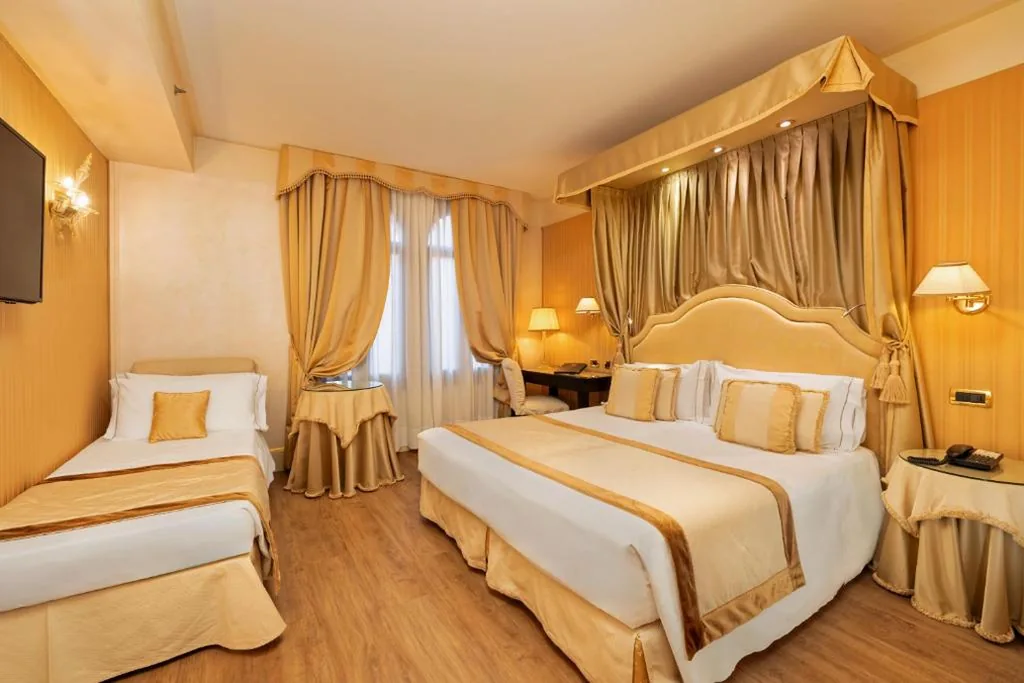 Hotel A La Commedia