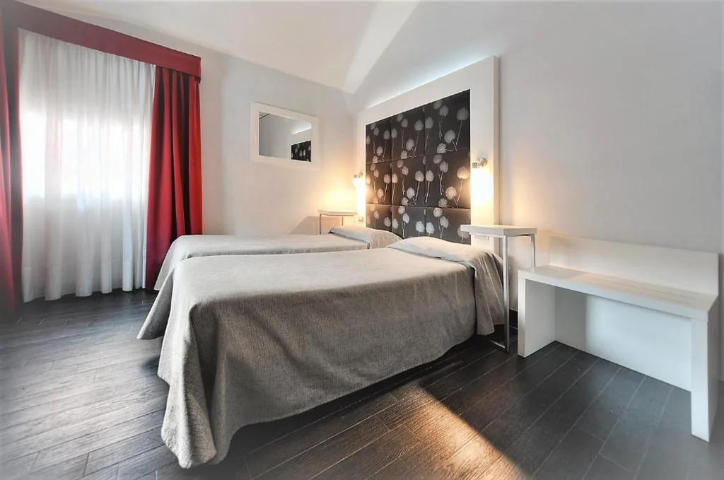 Hotel Aaron