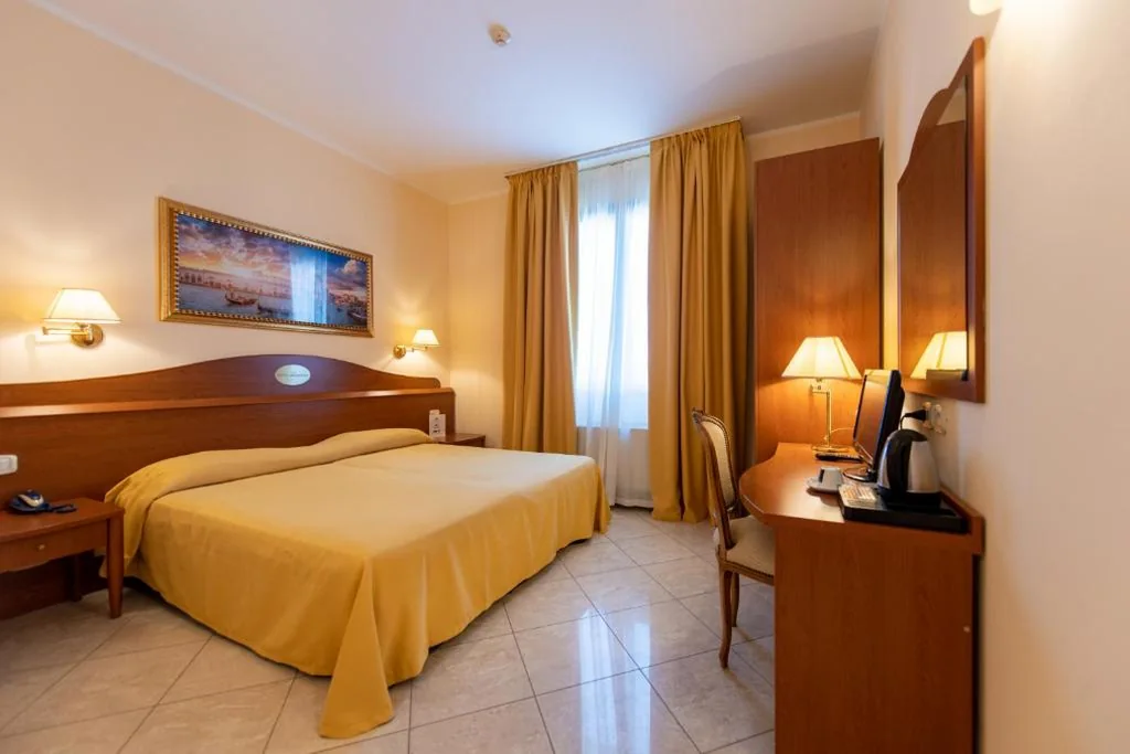 Hotel Ambasciata Venice – Atika & Atif