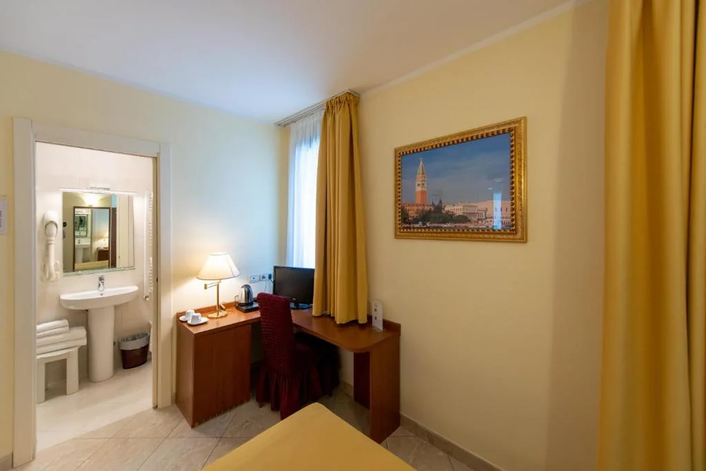 Hotel Ambasciata Venice – Atika & Atif