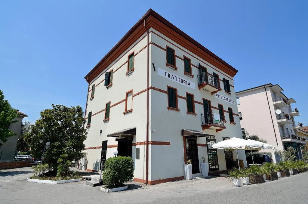 Hotel Autoespresso Venice – Atika & Atif
