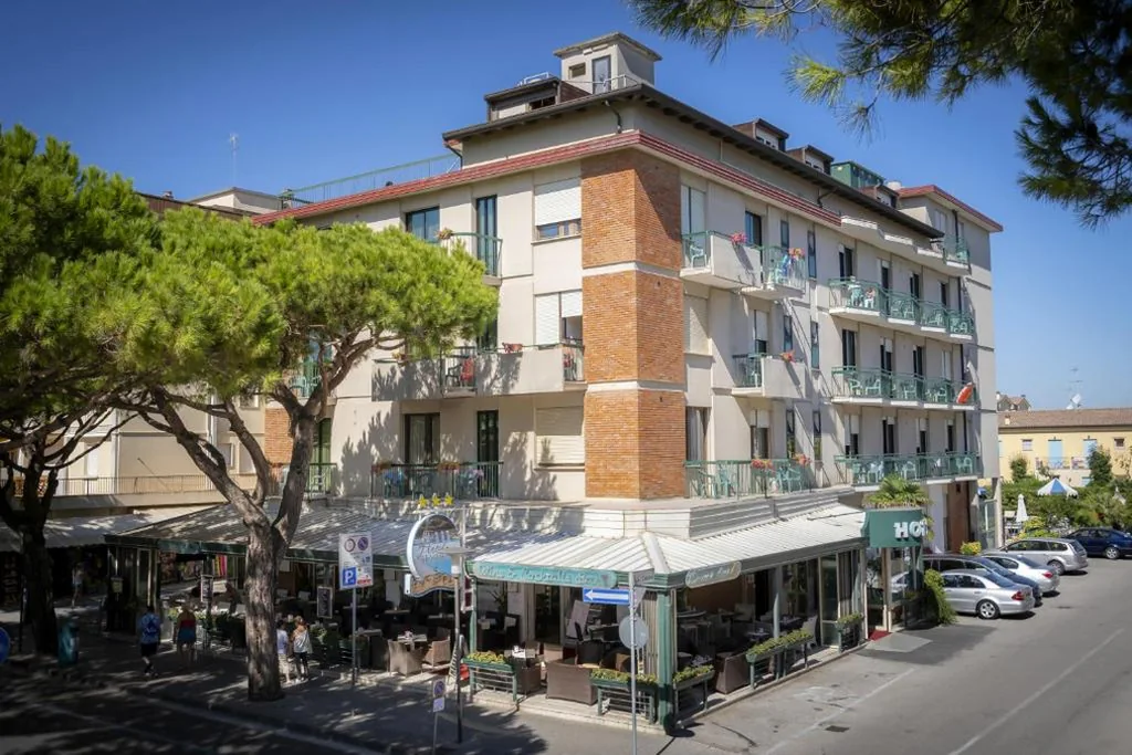 Hotel Harry’s