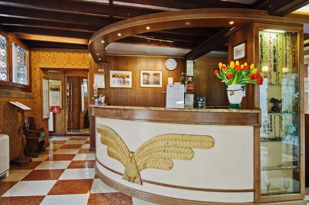 Hotel La Fenice et Des Artistes — foto 4
