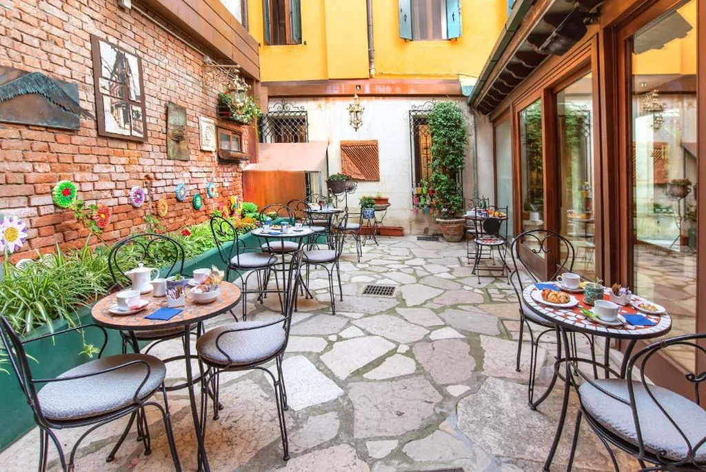 Hotel La Fenice et Des Artistes — foto 6