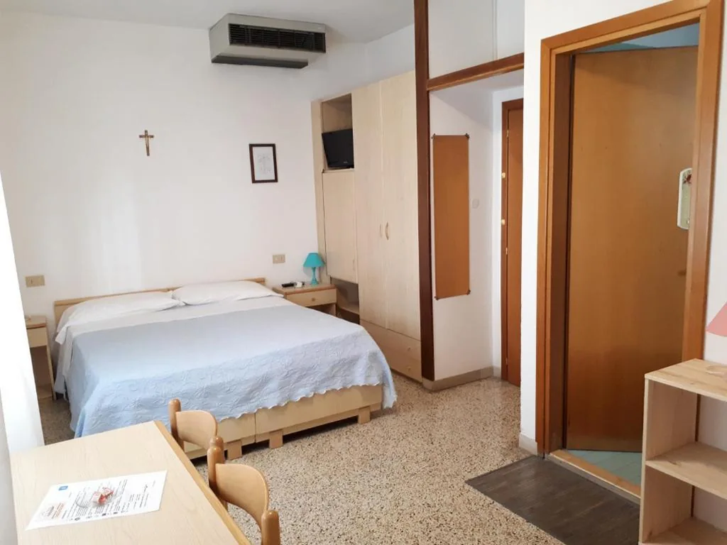 Hotel Villa Dina — foto 4