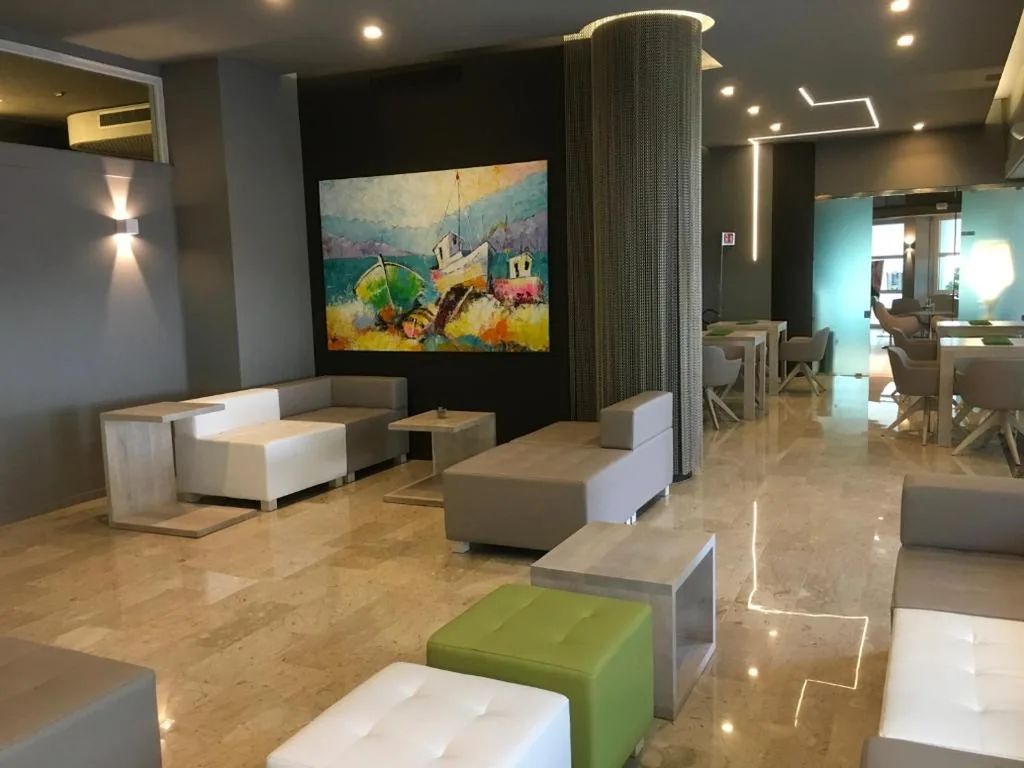 International Beach Hotel — foto 3