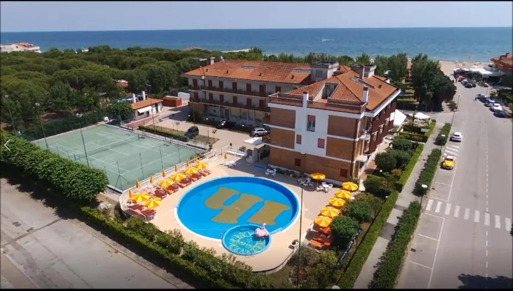 International Hotel — foto 4