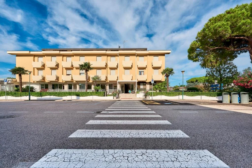 Junior Family Hotel — foto 4