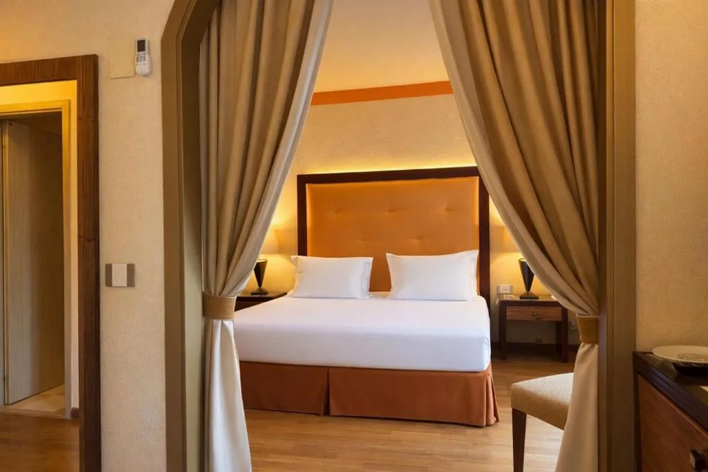 Junior Suite (2 Adults + 1 Child) — Hotel Greif