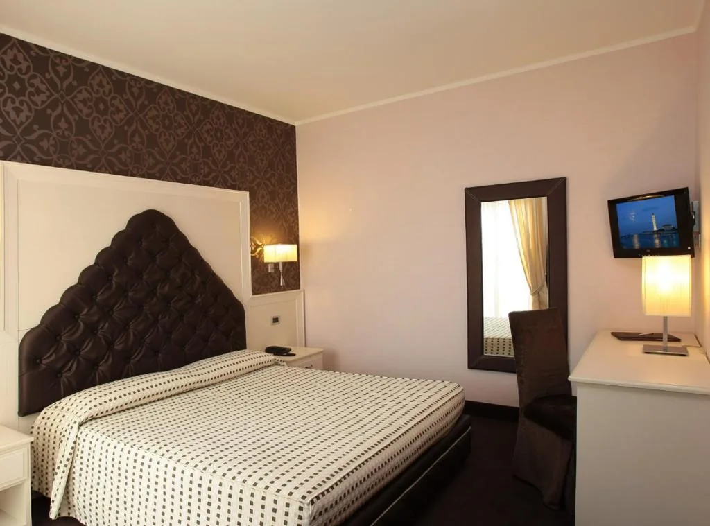 Junior Suite (3 Adulti) con Vista Mare Parziale — Hotel Rivamare