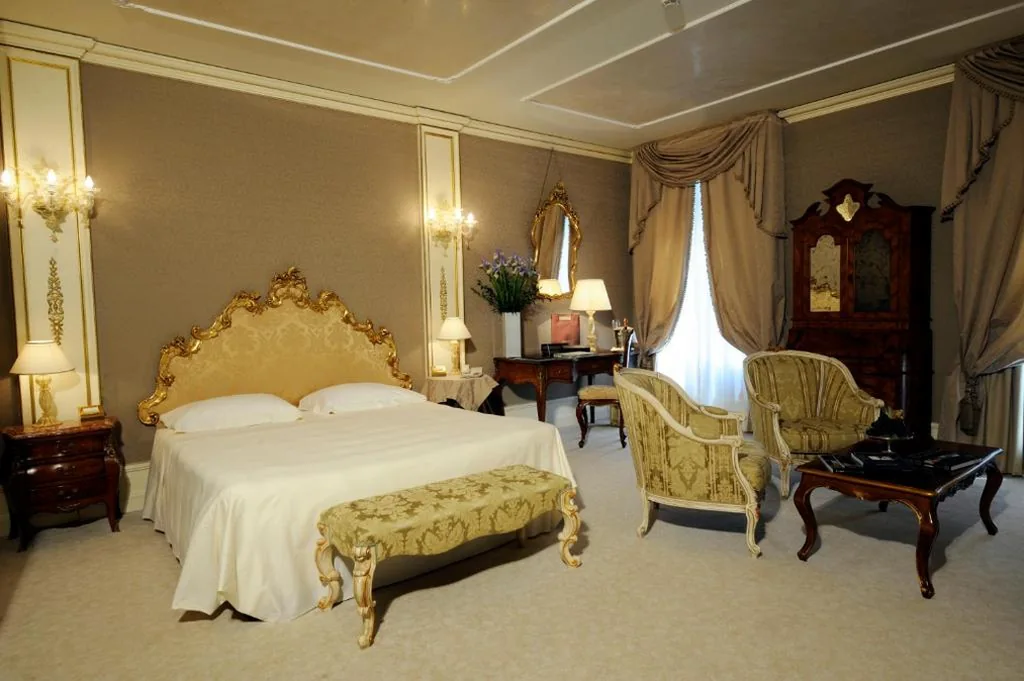 Junior Suite — Ca’ Sagredo Hotel