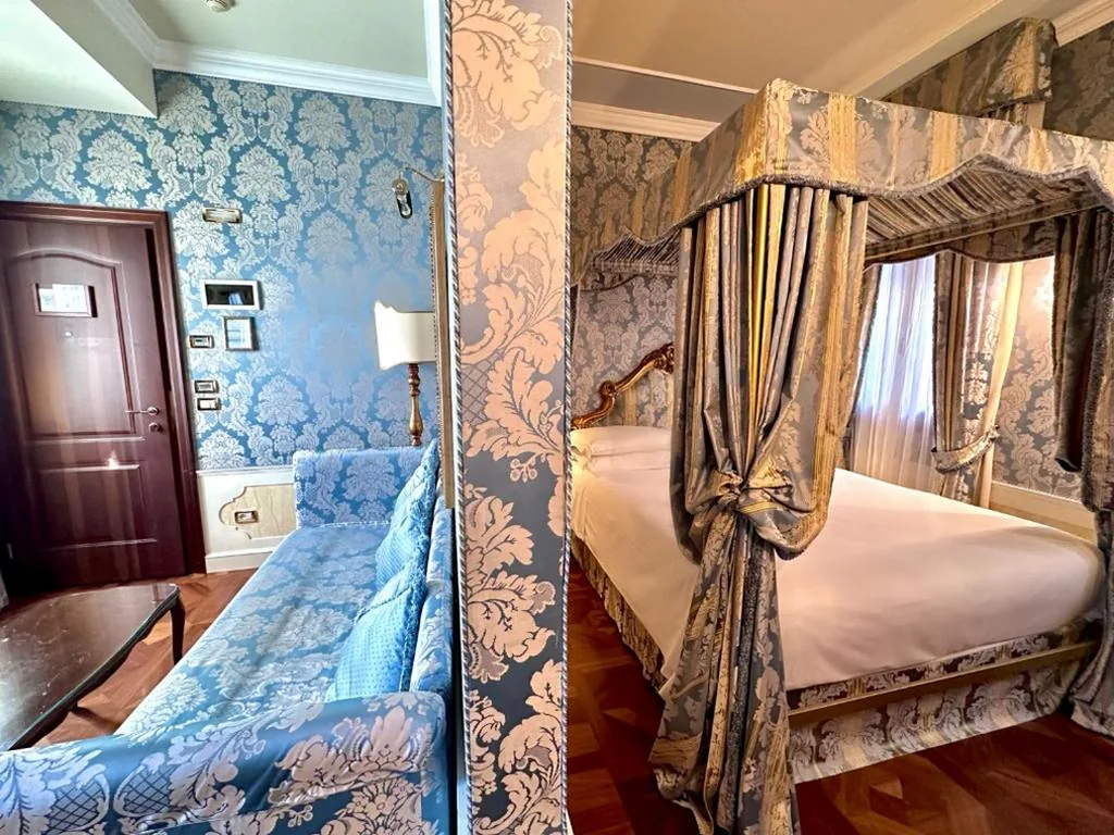 Junior Suite — Canal Grande
