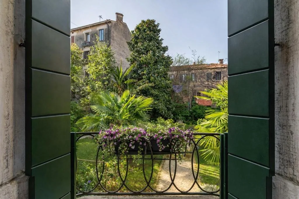 Junior Suite — Cinqueteste Luxury Home