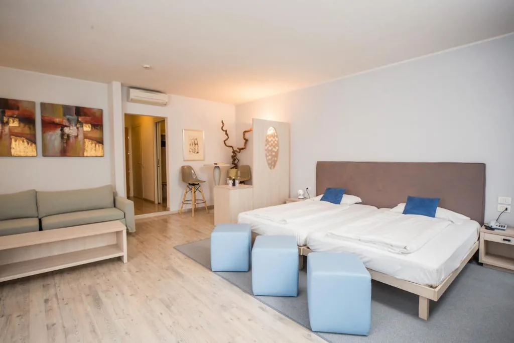 Junior Suite with Balcony — Club Hotel Olivi – Tennis Center