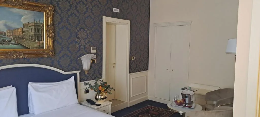 Junior Suite with Balcony — Duodo Palace