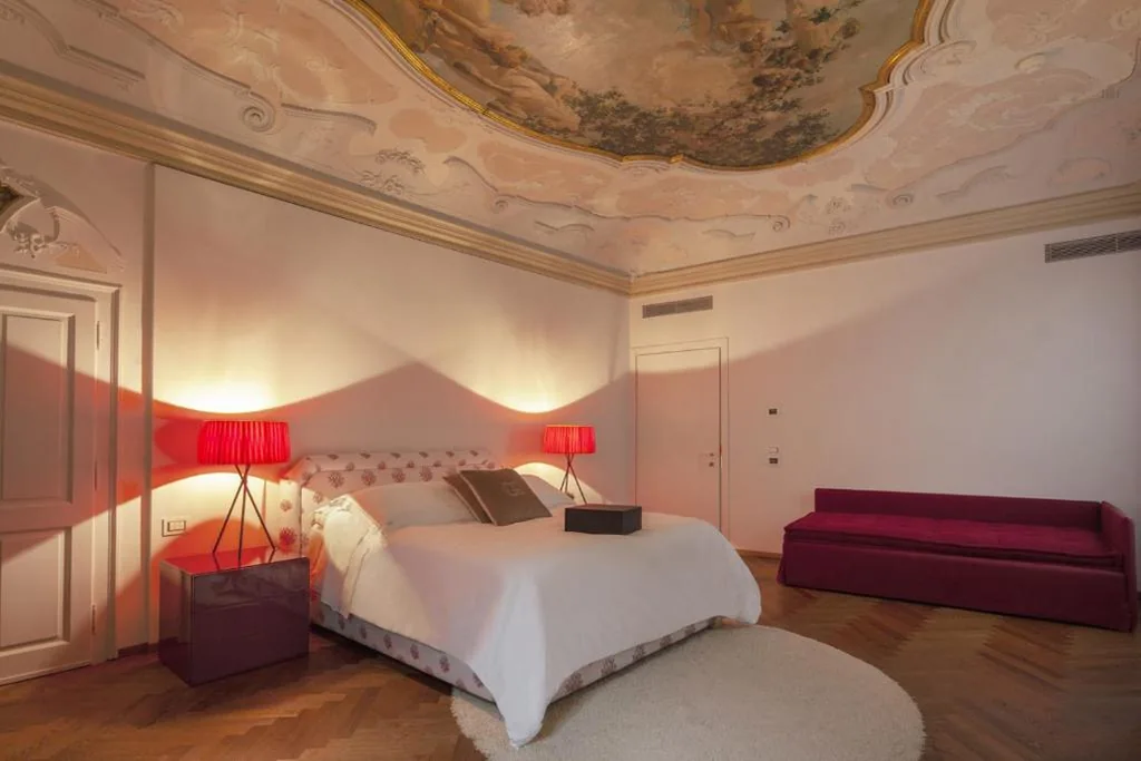 Junior Suite con Balcone e Vista Canale — Corte Di Gabriela