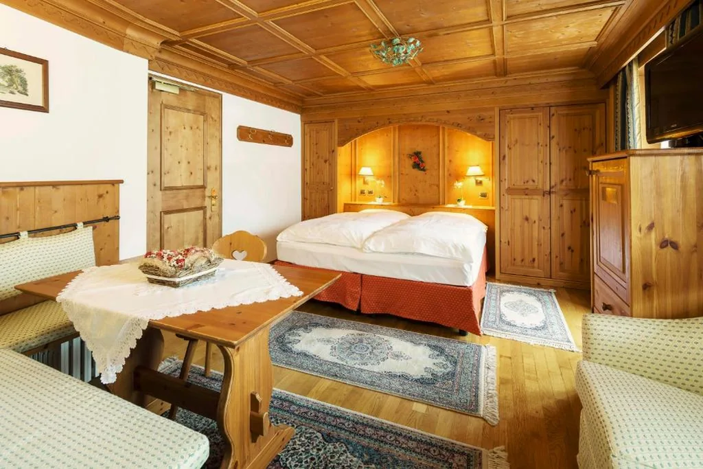 Junior Suite with Balcony and View — Hotel Columbia & Spa