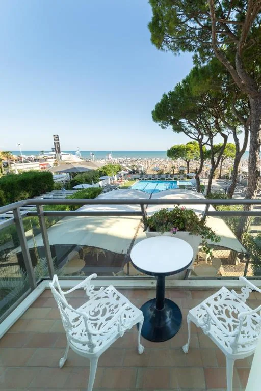 Junior Suite con Balcone e Vista Mare — Hotel Excelsior