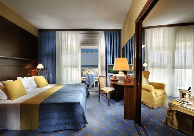Junior Suite with Balcony and Partial Sea View — Hotel Corallo