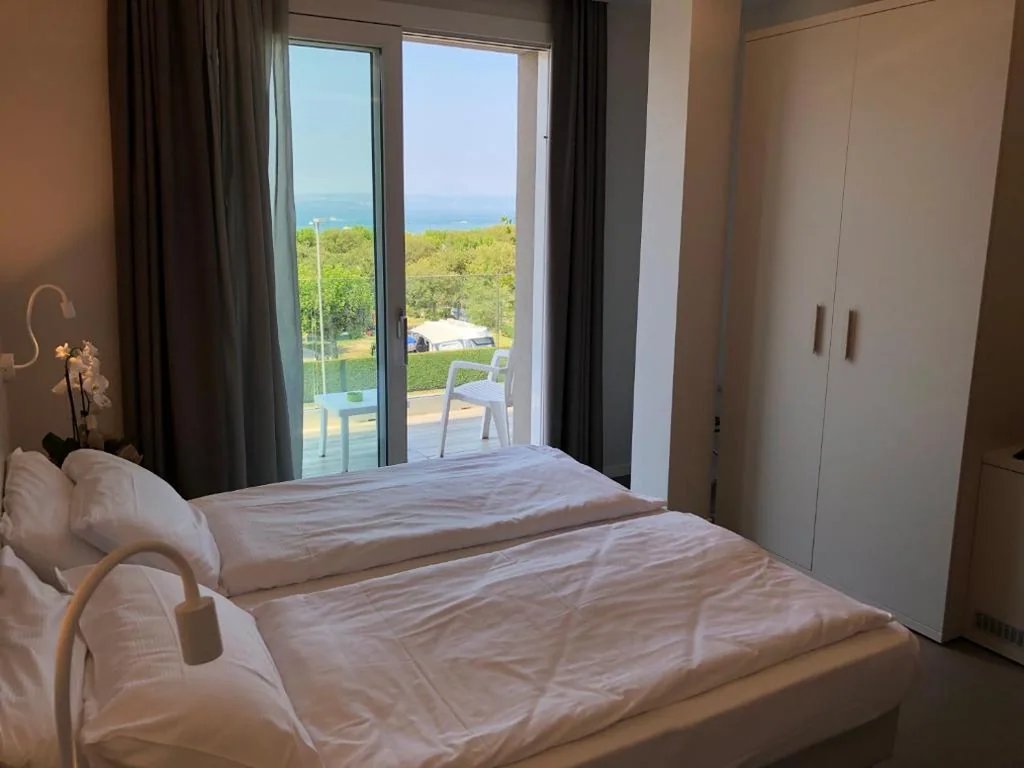 Junior Suite with Balcony — Hotel Paradiso