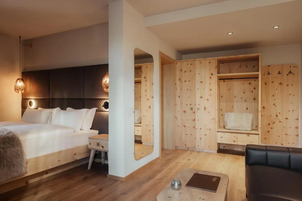 Junior Suite with Balcony — Hotel Tofana Cortina