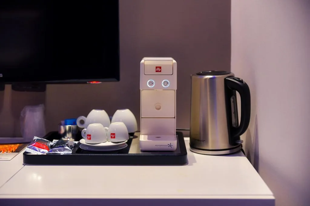 Junior Suite con Doccia e Accesso Disabili — Le Camp Suite & Spa