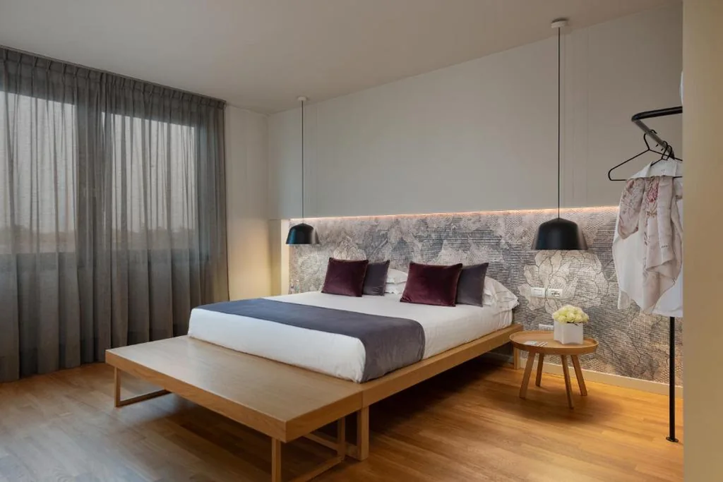 Junior Suite with Shower — Hotel Leopardi