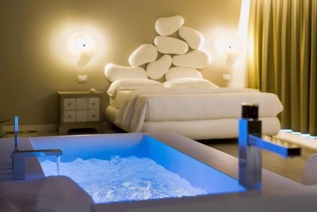 Junior Suite con Spa Privata — AQA Palace