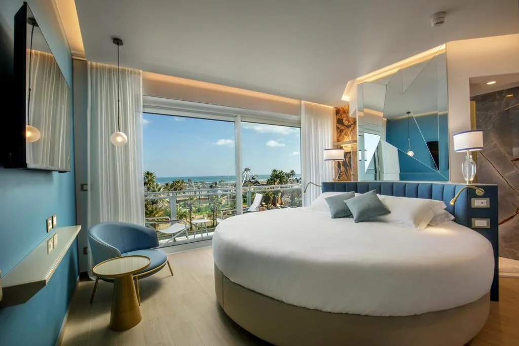 Junior Suite with Terrace — Ambasciatori Suite Hotel