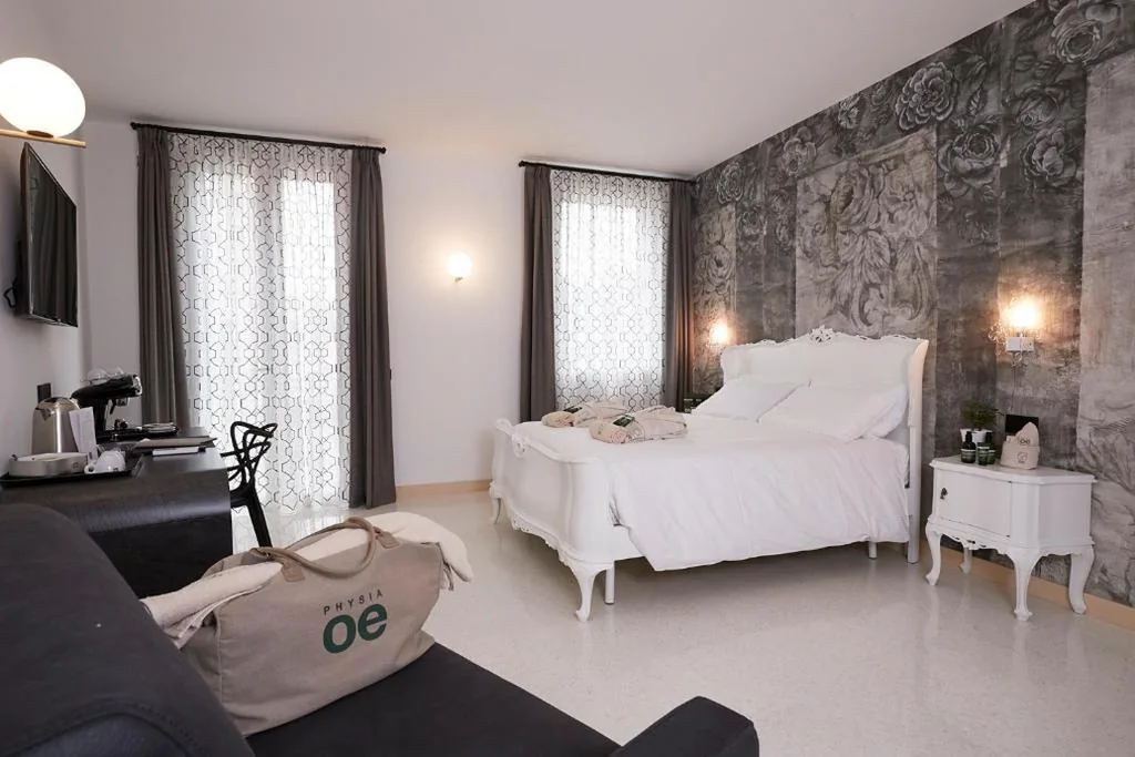 Junior Suite con Terrazza — Antica Pusterla Relais de Charme
