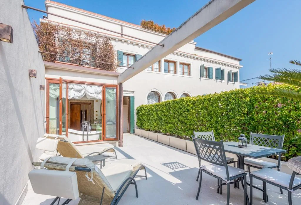 Junior Suite with Terrace — Hotel Ai Cavalieri di Venezia