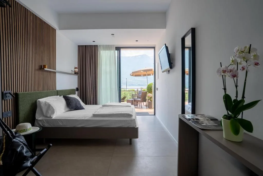 Junior Suite with Terrace — Hotel Coste