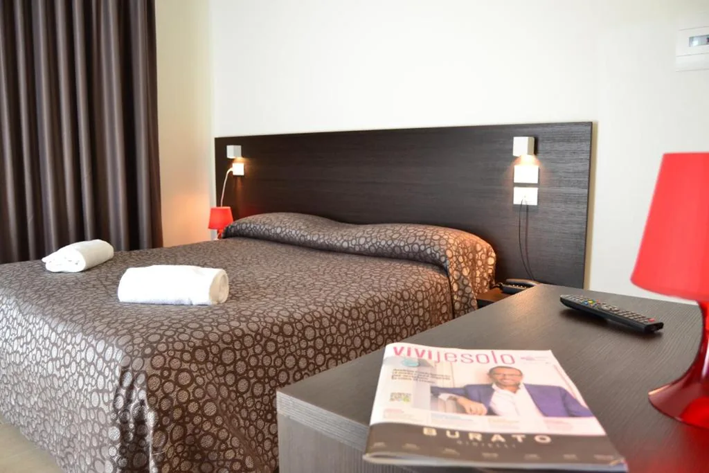Junior Suite with Terrace — Hotel Morena