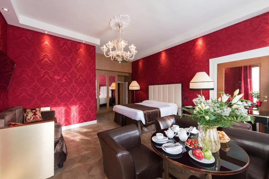 Junior Suite with Grand Canal View — Locanda Leon Bianco on the Grand Canal