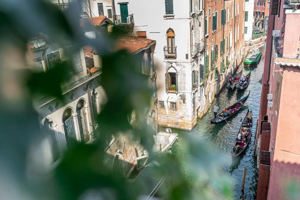 Junior Suite con Vista Canale — All’Angelo Art Hotel