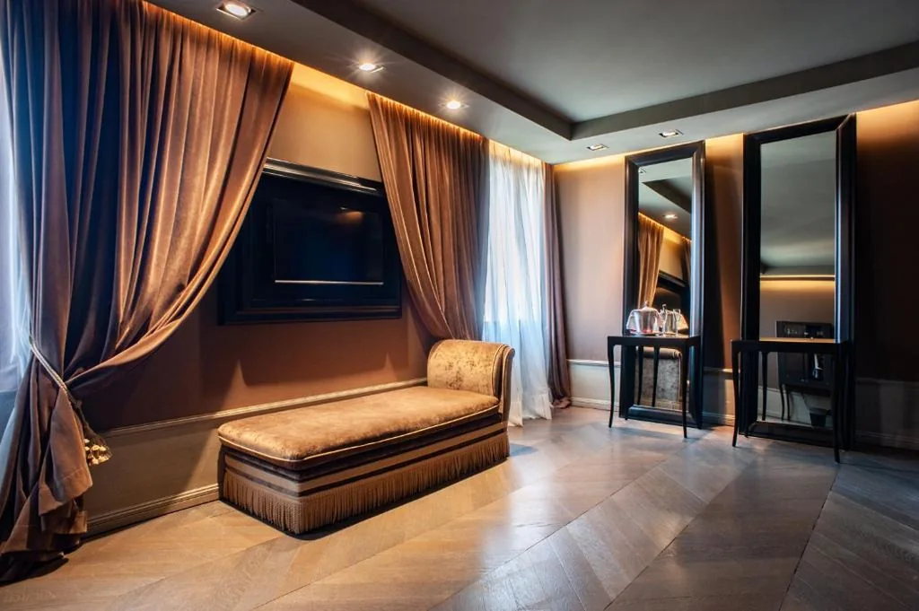Junior Suite with Canal View — Hotel Palazzo Barbarigo Sul Canal Grande
